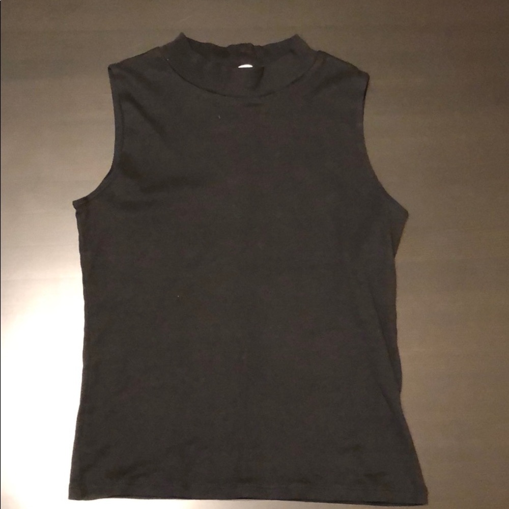 Mock neck sleeveless top